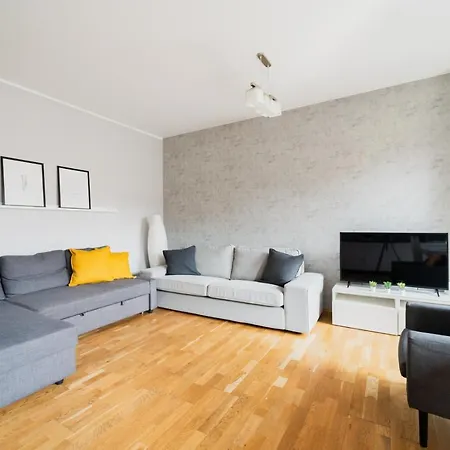 Big Old Town - 3 Rooms- 7 People-lift- Near Town Hall *