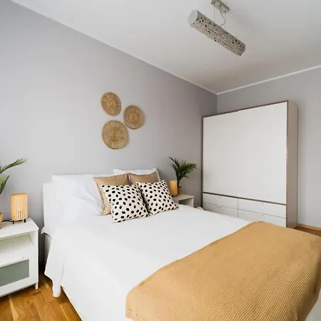 Big Old Town - 3 Rooms- 7 People-lift- Near Town Hall Appartamento *