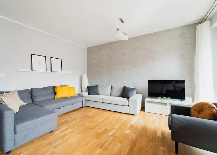 Big Old Town - 3 Rooms- 7 People-lift- Near Town Hall *