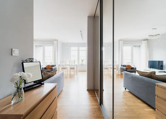 Big Old Town - 3 Rooms- 7 People-lift- Near Town Hall ヴロツワフ